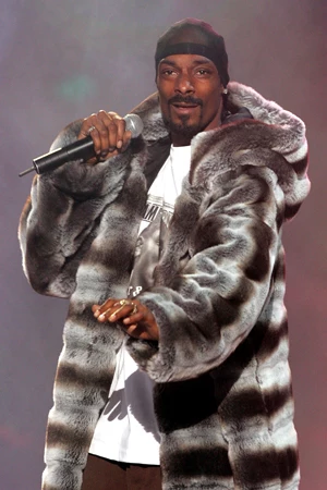 snoop dogg fur rappers wearing coats winter ridiculous kevin getty
