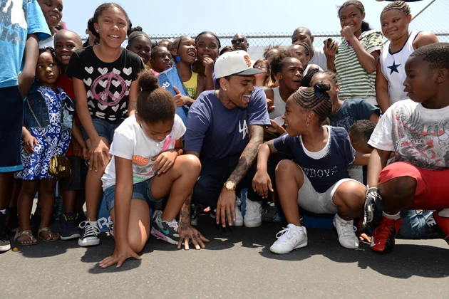 chrisbrown-lasneakerscharity-Michael-Buckner-1 Chris Brown