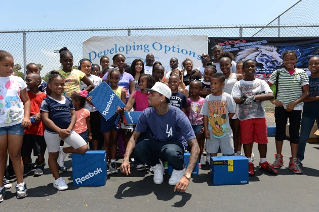 chrisbrown-lasneakerscharity-Michael-Buckner-4 Chris Brown